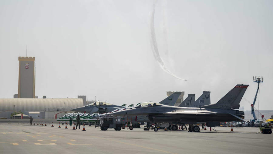 Defense Stocks Fall While Oil Slides on Hormuz Reopening Report: Lockheed Martin and RTX Drop 3%, Boeing Dips
