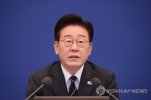 李대통령, 대구 천장붕괴 사고에 "인명구조에 총력 다하라"