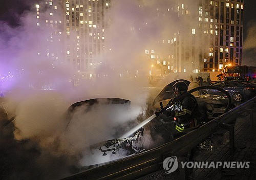 젤렌스키, 키이우 겨울 대비태세 지적…시장 "희생양 찾나" 반박