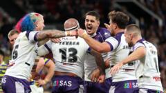 Wakefield beat Warrington to win Super League