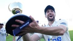 Warwickshire beat Leicestershire to seal ninth Championship title